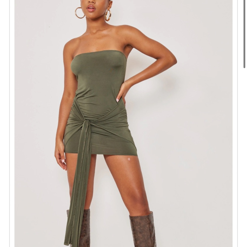 PrettyLittleThing Slinky Bandeau Knot Skirt Detail Bodycon Dress
